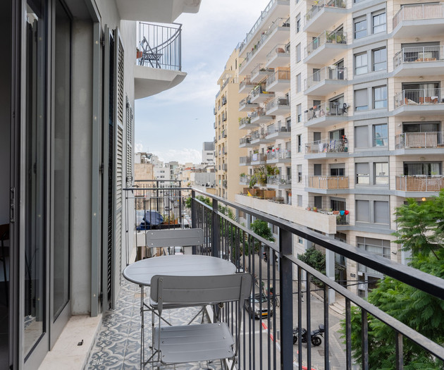 Blueground | Florentin, balcony, nr park - 24