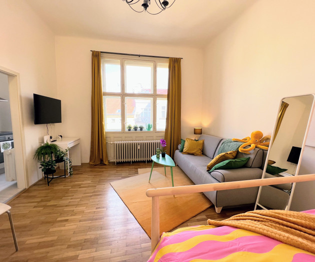 Beautiful & peaceful apartment with cute balcony