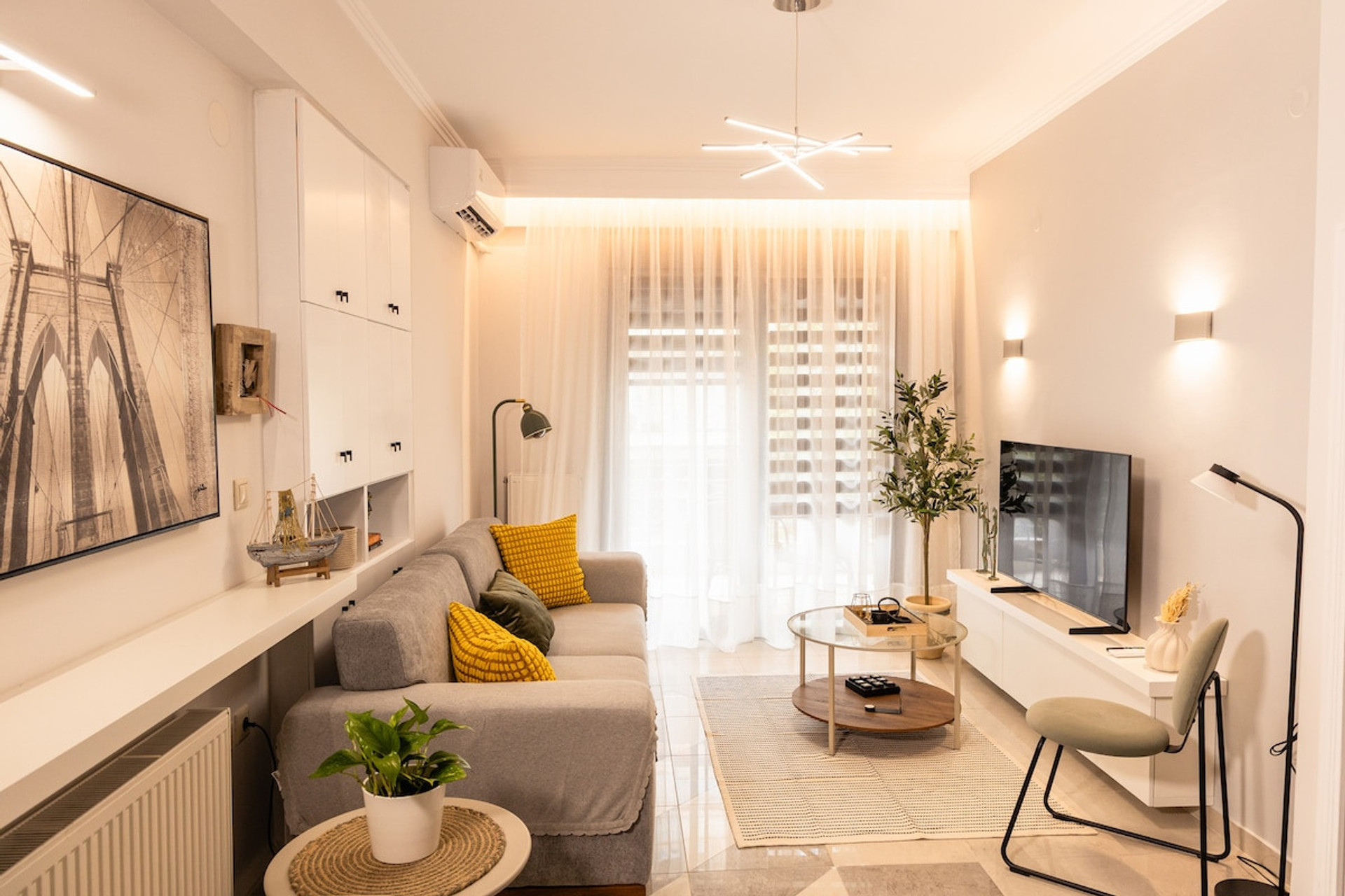 Living room image 1