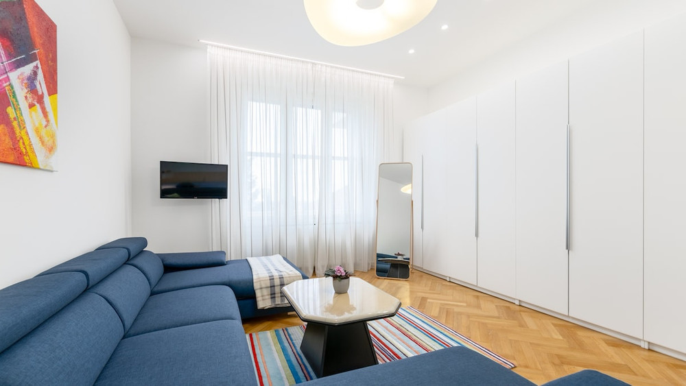 Stylish High Ceiling | Near Old Town | Parking preview