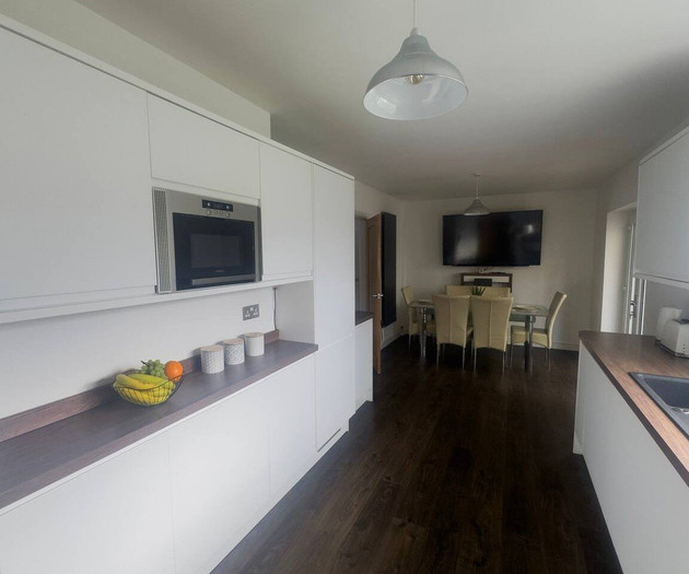 Cozy 4 Bedroom Home | Pet Friendly | Free Parking