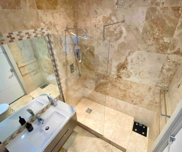 Stylish 2 Bed | Walk to Harrods, Fiber WiFi