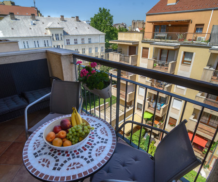 Tuscany Garden Budapest with BALCONY and PARKING