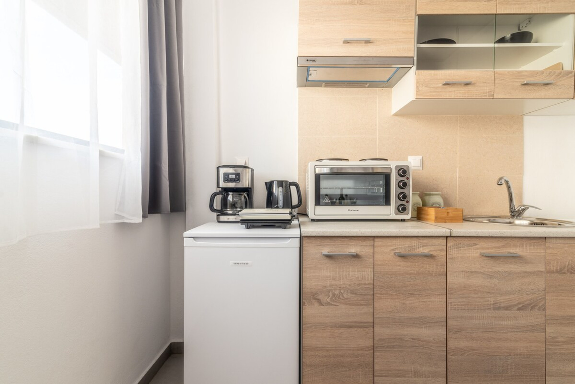 Full kitchen