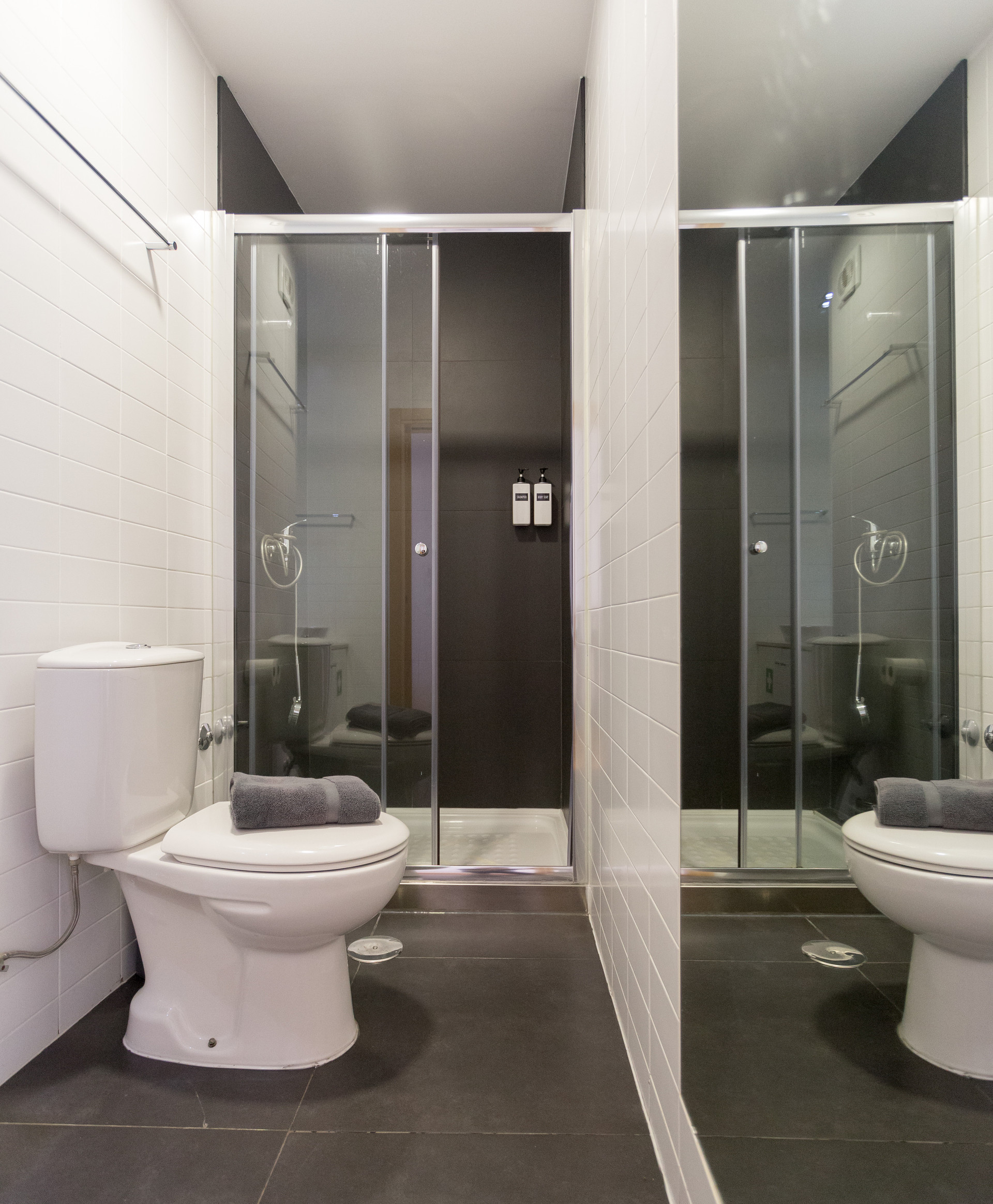 Modern black and white bathroom
