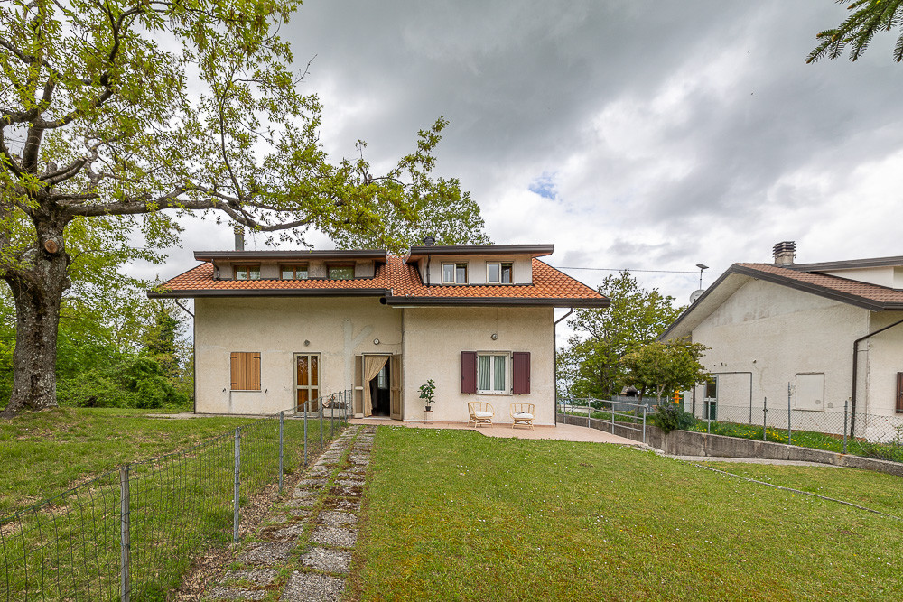 Large apartment on the country side with garage preview