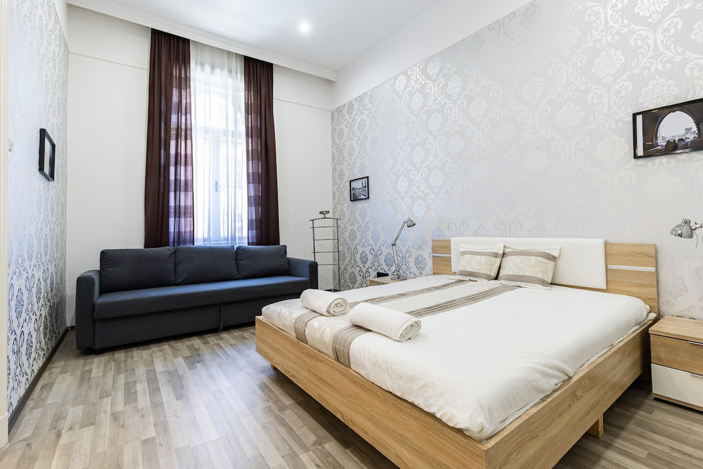 Feel Luxury in City Center of Budapest preview