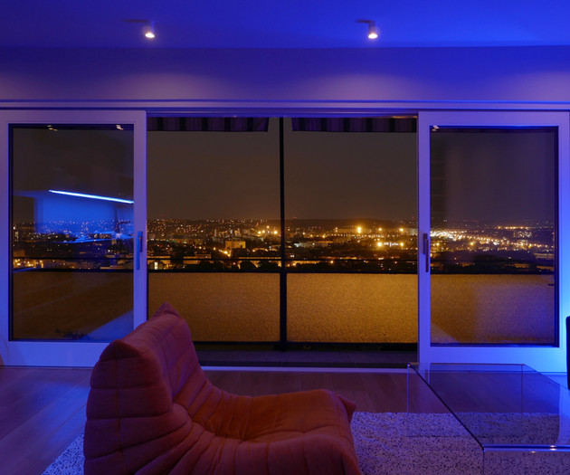 Calm Panoramic Luxury Apartment 10 min to Center