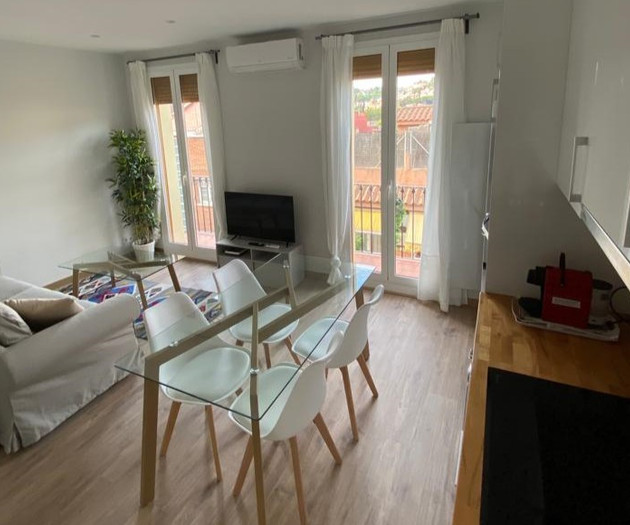 Apartment with Balcony in Gracia-Sant Gervasi