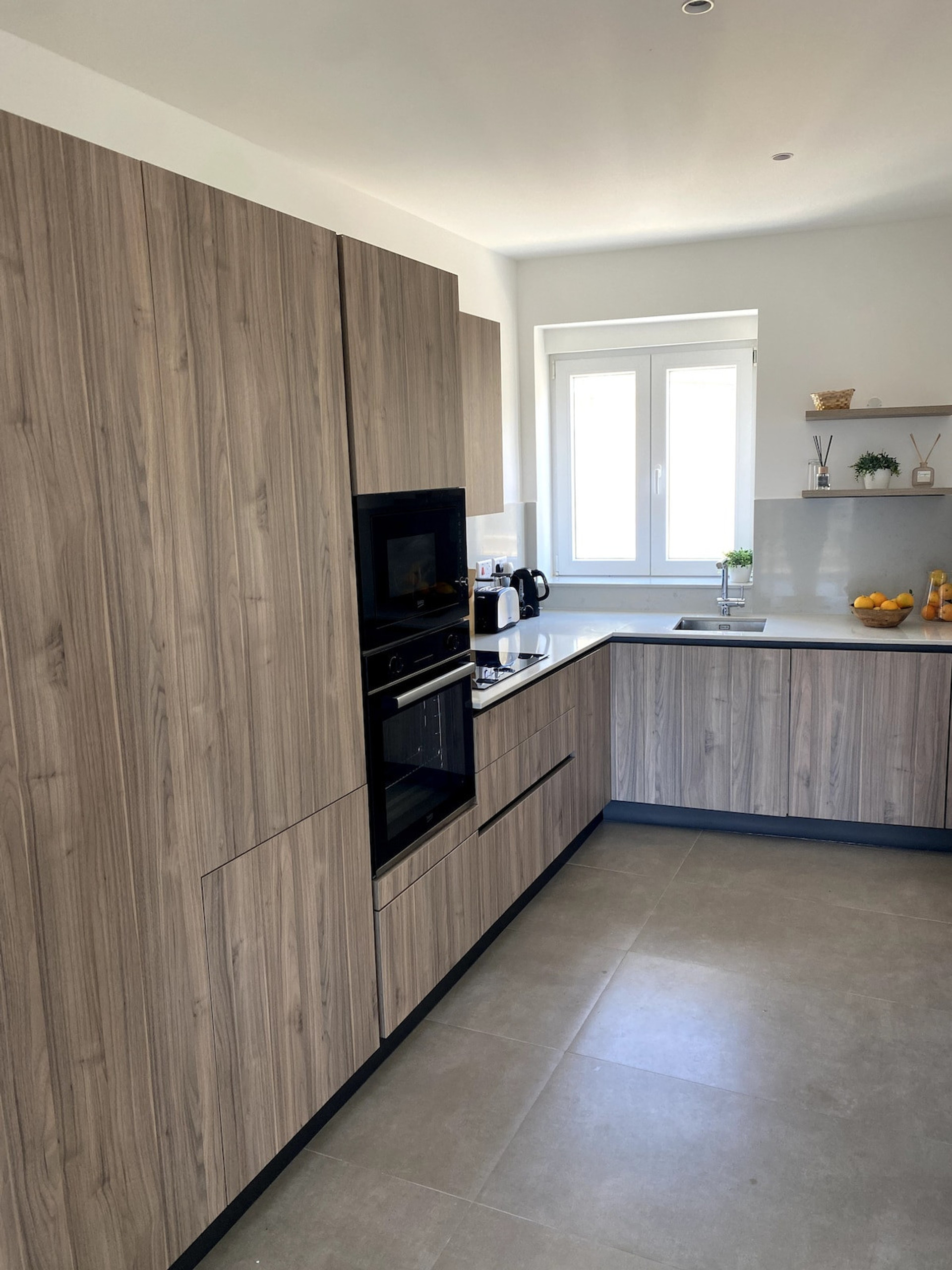 Full kitchen image 1