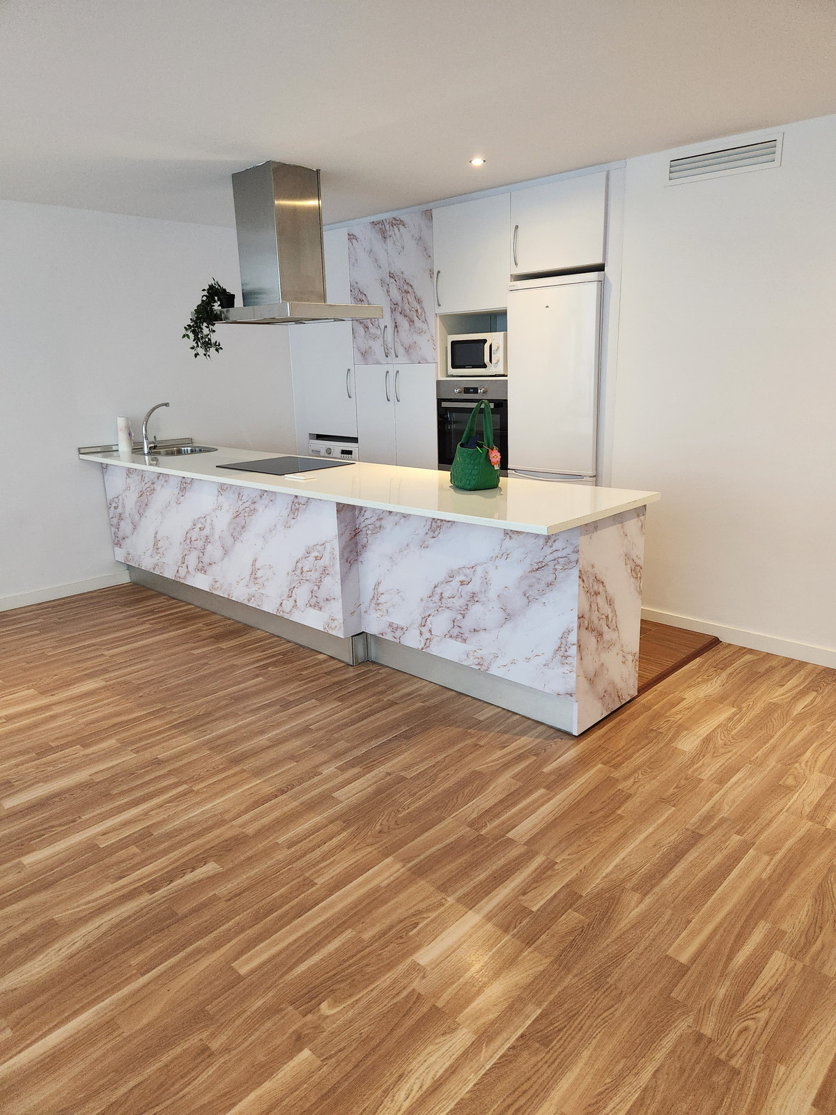 Rent Málaga from 2 035 €/month Flatio