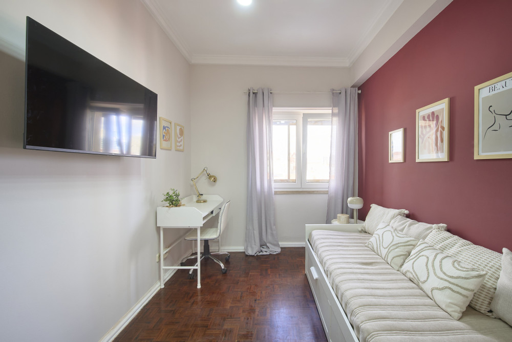 Room 4 - Alameda Afonso Henriques 66 8E preview