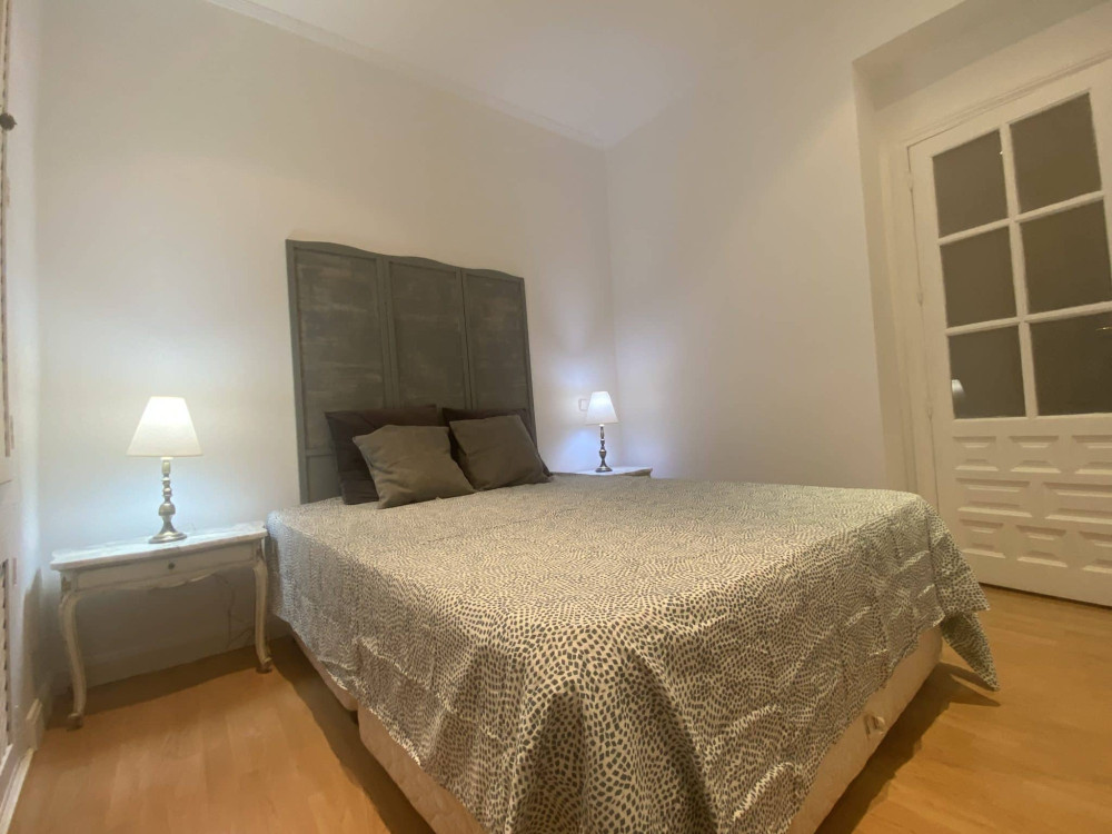 Apartment for Two in the Heart of Madrid, Ópera preview