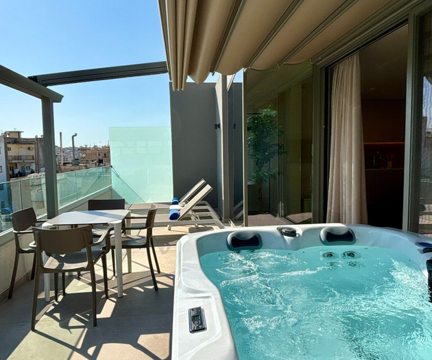 The Riviera Loft & Private Jacuzzi by Unoblu®