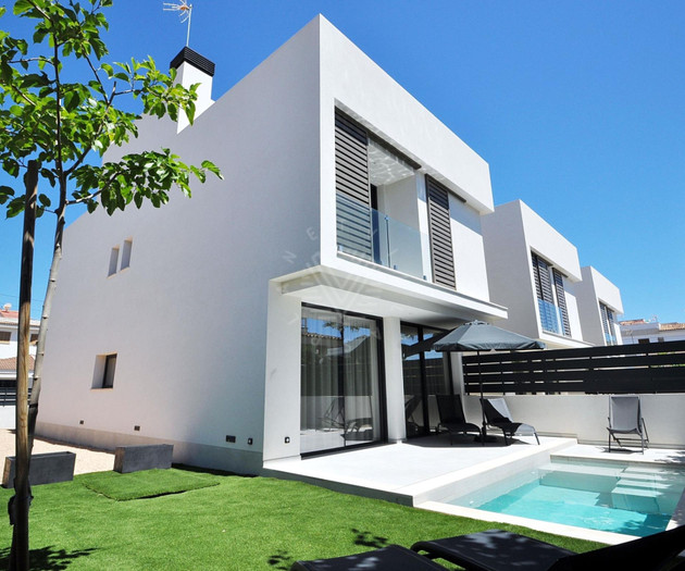 Semi-detached house, for rent on a TEMPORARY basis