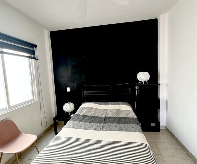 Flat 1/3_ 500mbps Wifi, Desk with office chair