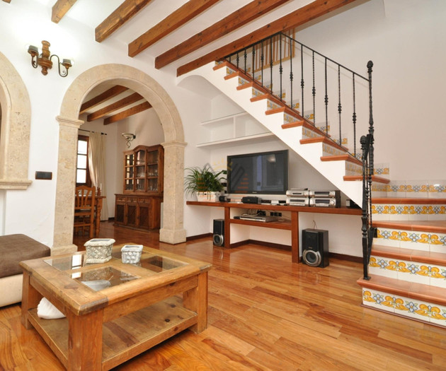 Es Convent, Charming restored town house in the wa