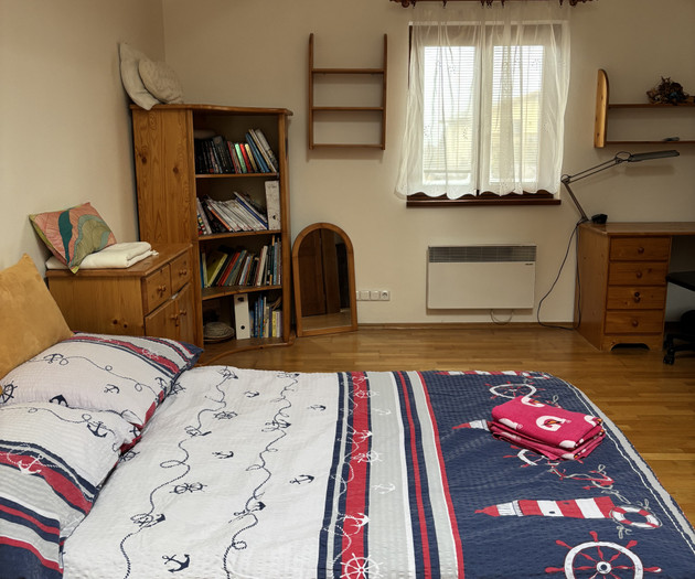 Vybavený byt 2+1, 82m2 v rodinném domě ve Slivenci