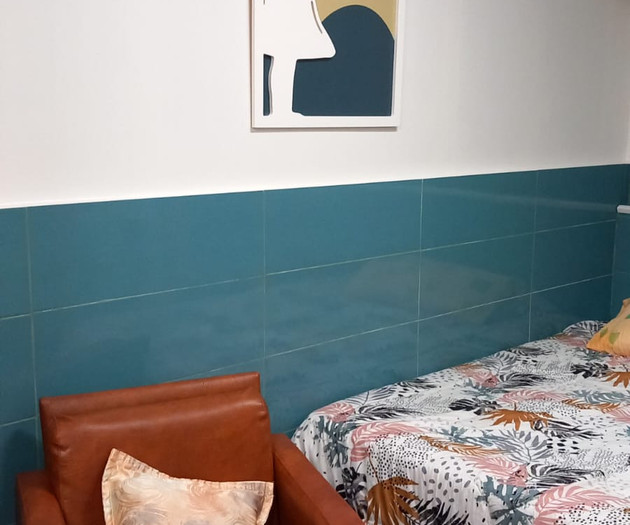 Se alquila estudio equipado y amueblado