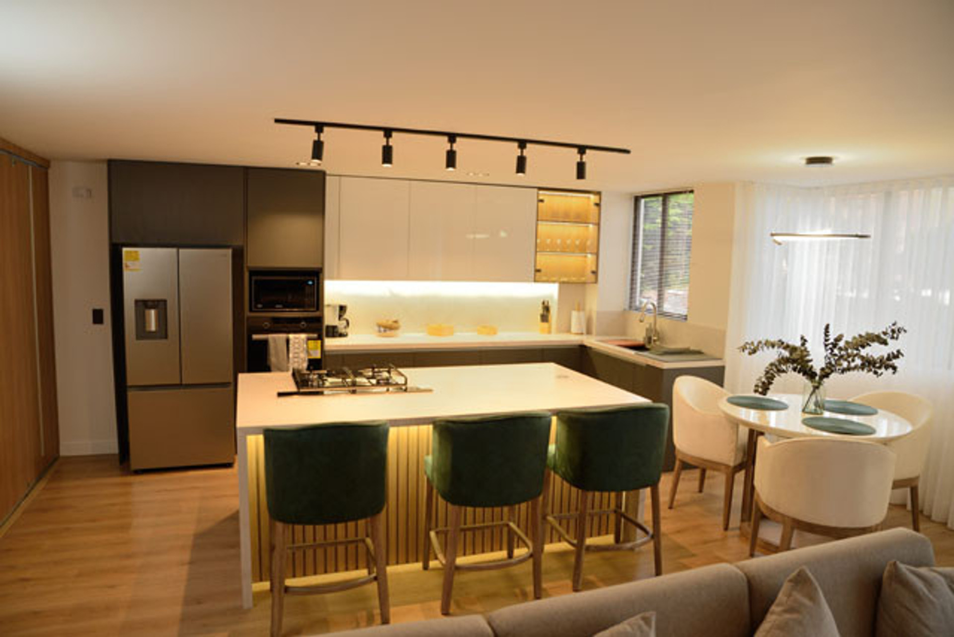 Kitchen and dining area