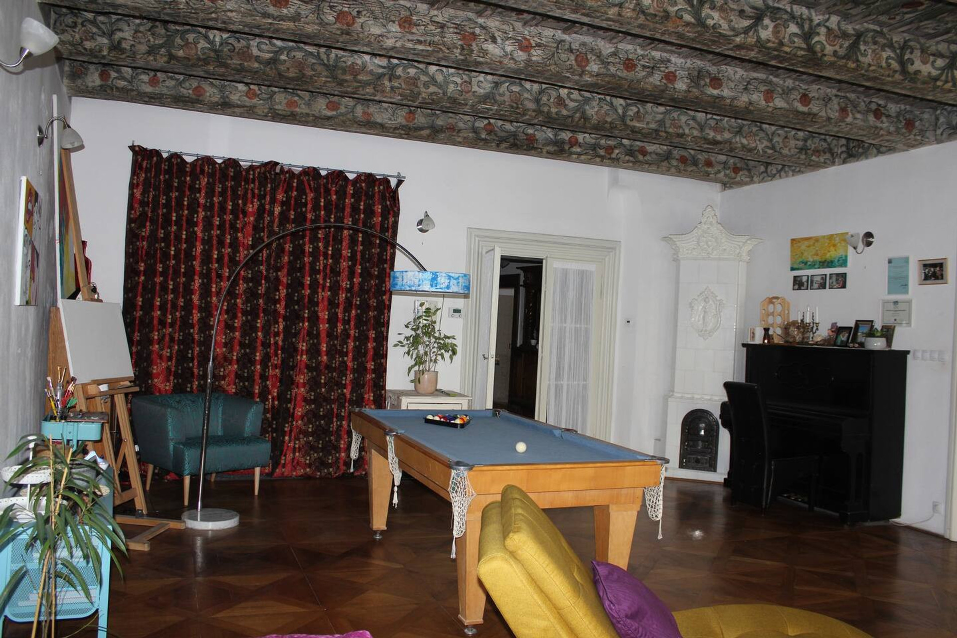 living room - pool
