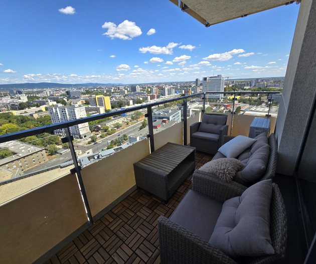 City-View stay near Nivy & Downtown