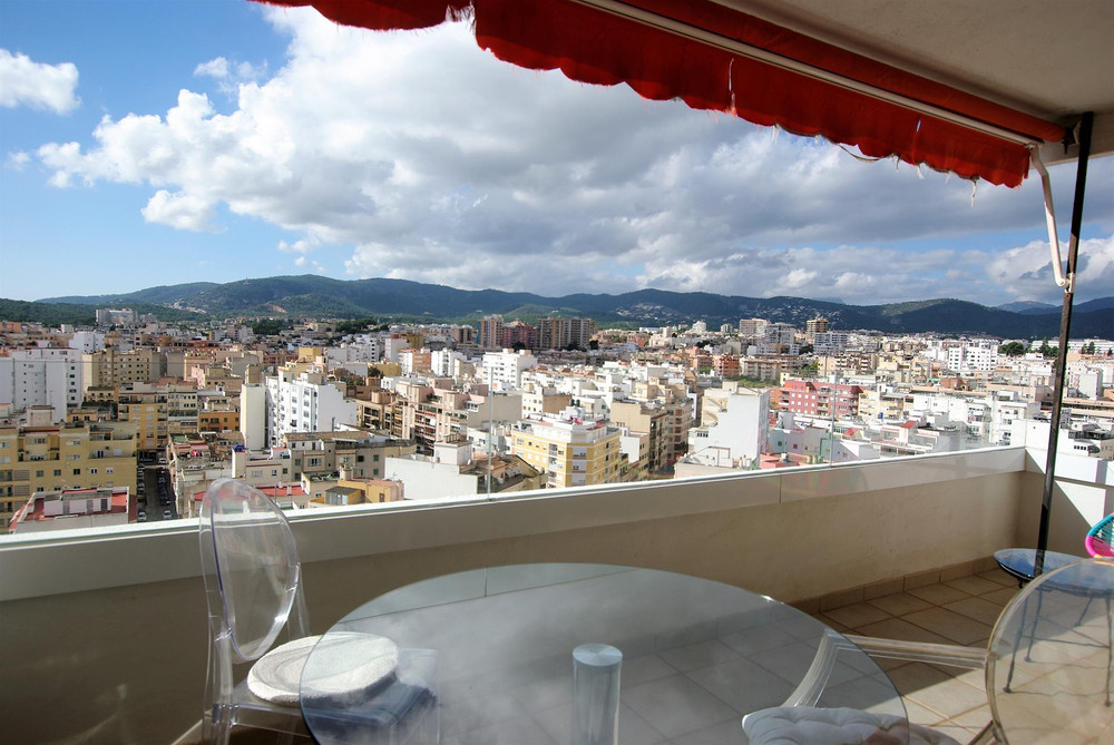 Palma town, top floor, wonderful panoramic views.