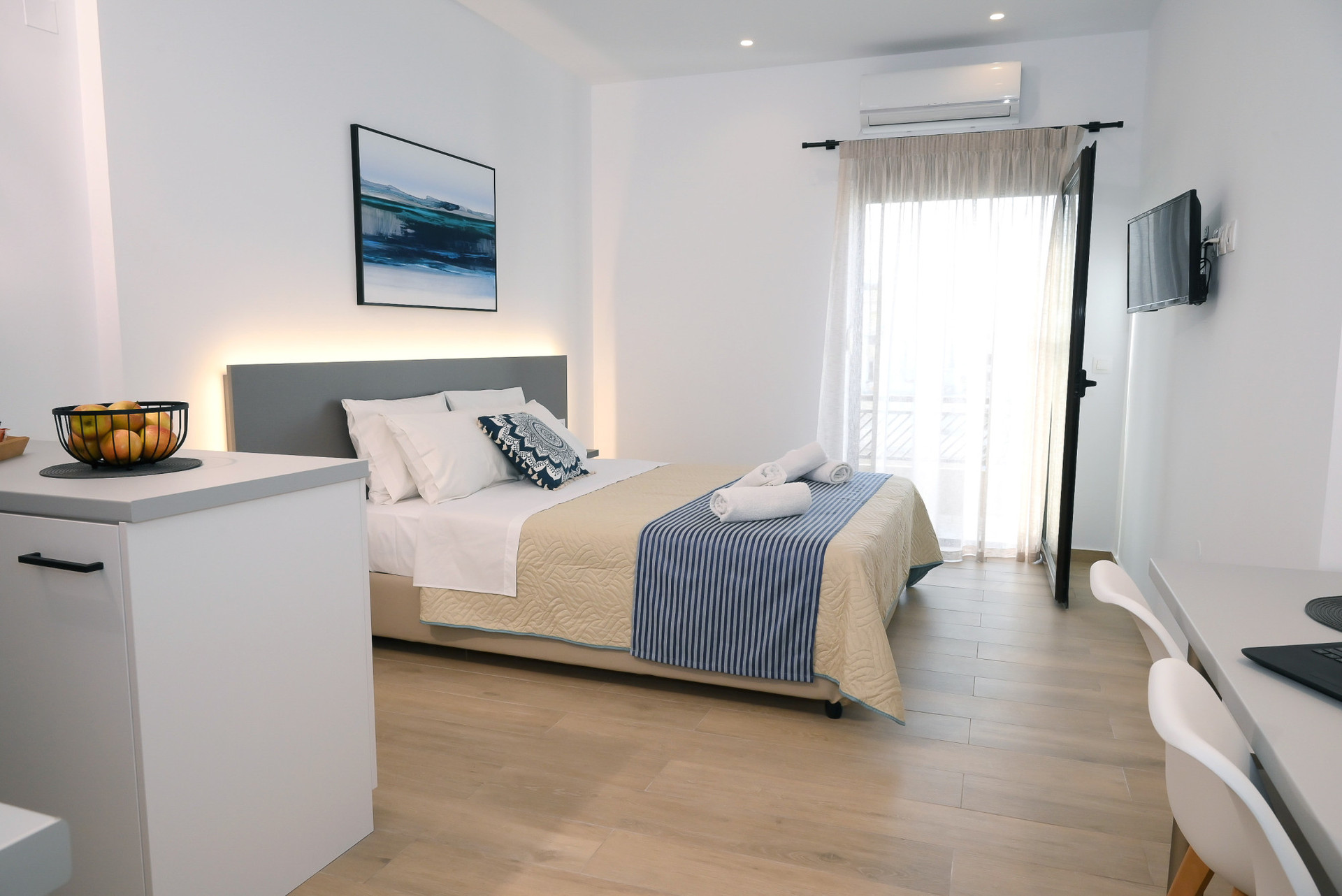 BEDROOM B9