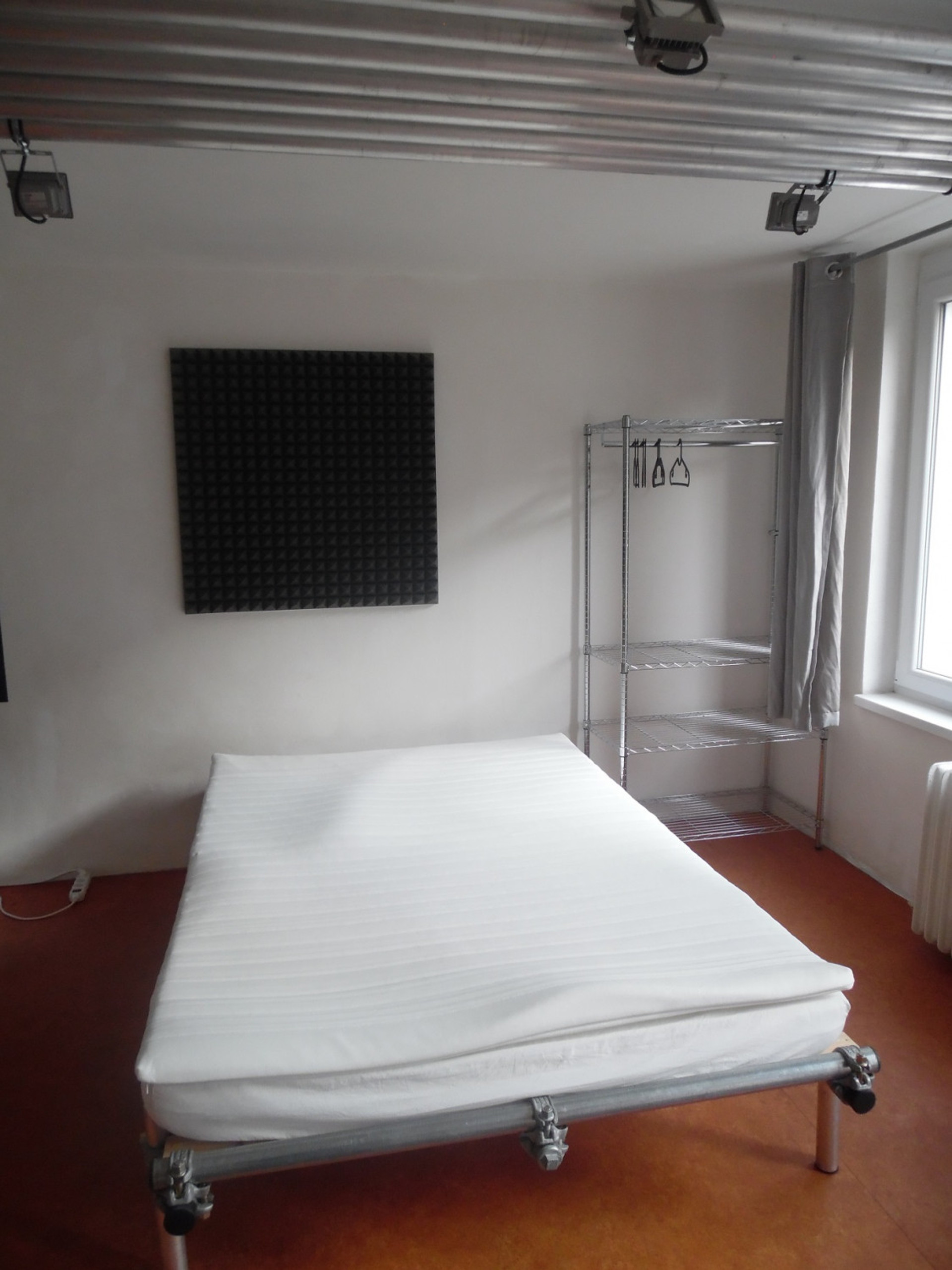 Room / pokoj