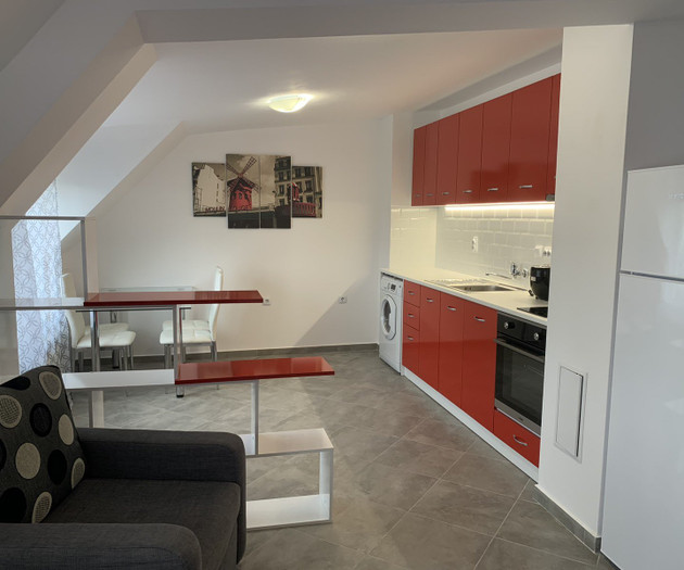 Stylish 1BR near Centre