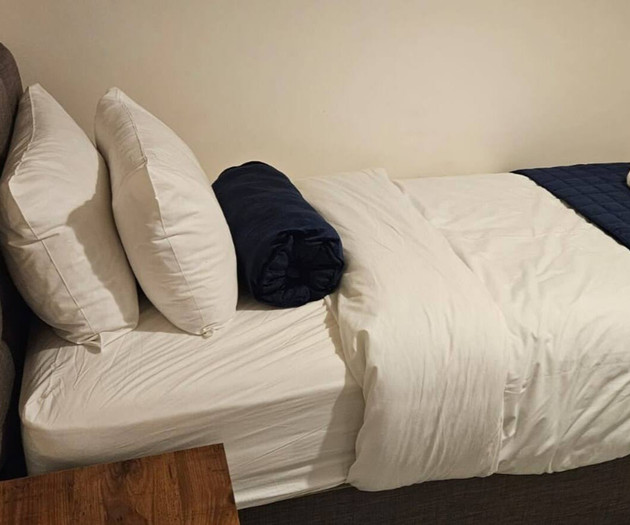 Comfortable 4 Bedroom Home Sleeps 7 Wolverhampton