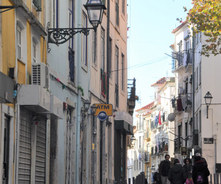 Fantastic 3-bedroom apartment & terrace in Alfama