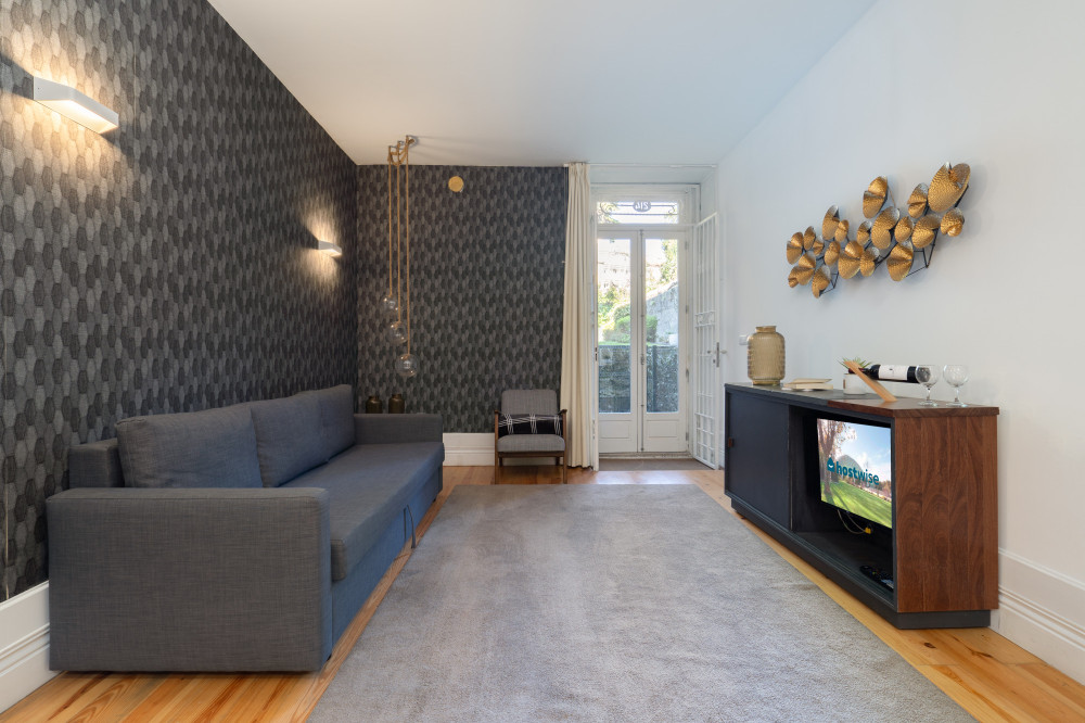 Spacious Captivating Flat | Terrace preview