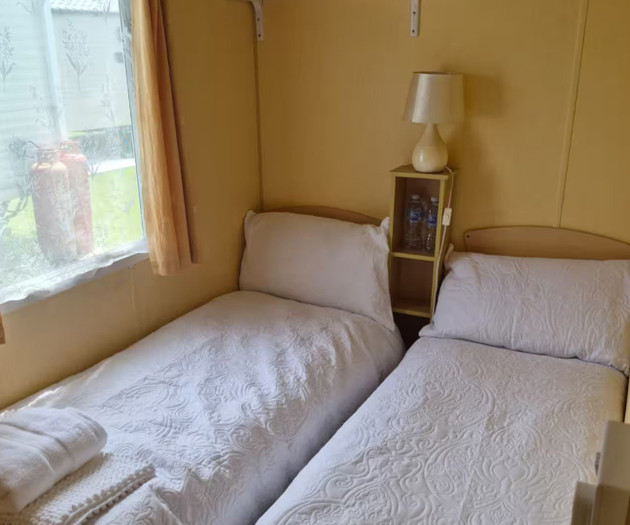 Cozy 2 Bedroom Place | Free Parking | Pet Friendly