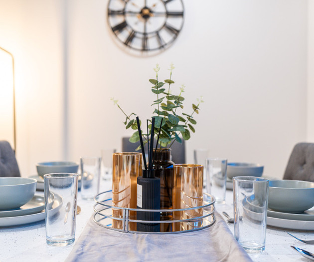 Dining table centerpiece
