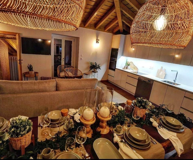 Luxury 5‑Bedroom Villa with Pool and Garden