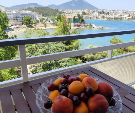 Sunny apartment in front of the sea, near Athens