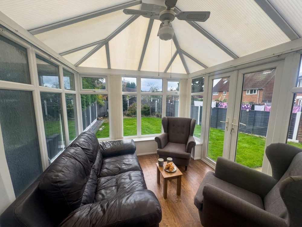 Cozy 4 Bedroom Home | Pet Friendly | Free Parking preview