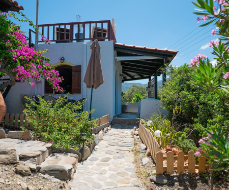 Rock and Sea View House, Sitia