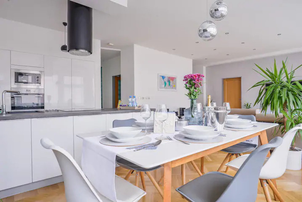 Very luxury sunny apartment in the center