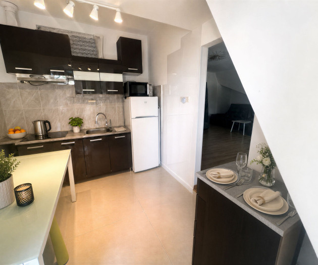 Flat next to the tourist center. Free P parking.