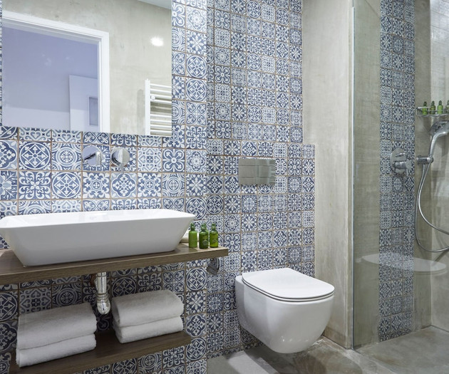 Full bathroom 2