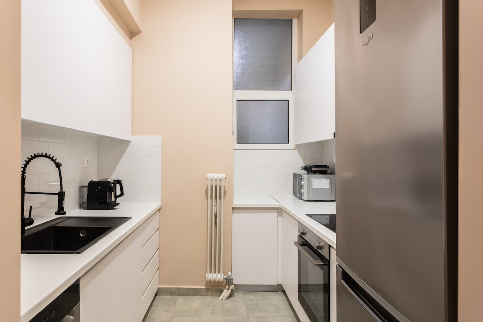 Full kitchen