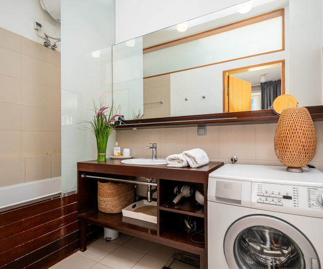 One-bedroom apartment, Chmielna 24/15