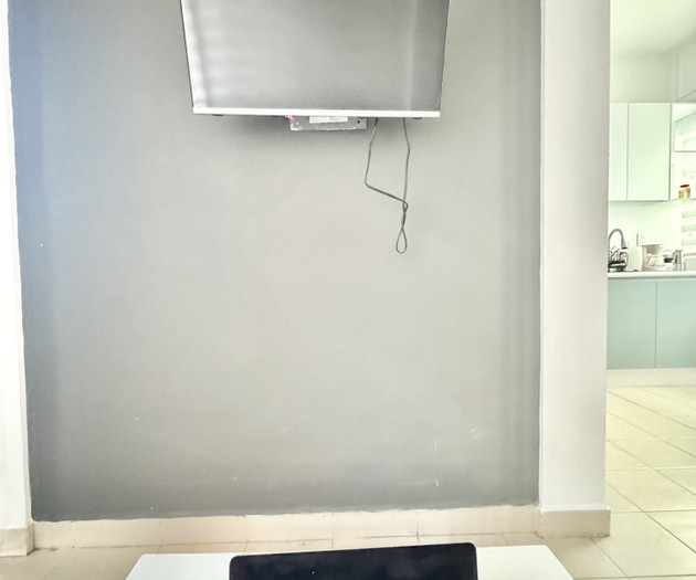 Flat 0/2 _ 500mbps WiFi_ desk,monitor,officeChair