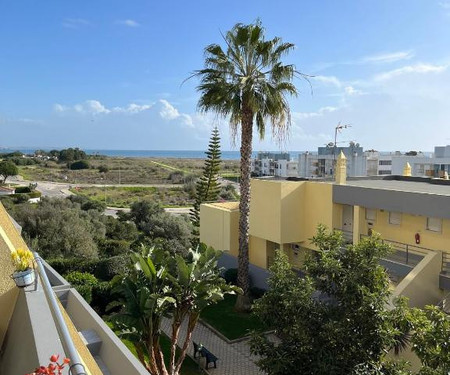 1 bedroom apartment in Meia Praia