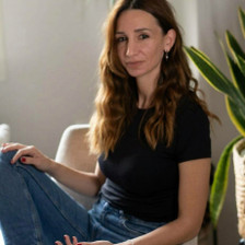 NIKOLETTA Y.
