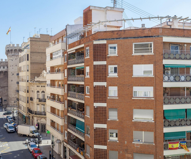WONDERFUL LOFT BY QUART TOWERS MONTH RENTALS. Wifi