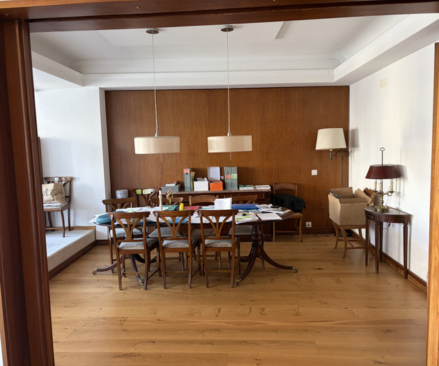 Bright Room with Workspace & Private Bathroom – En