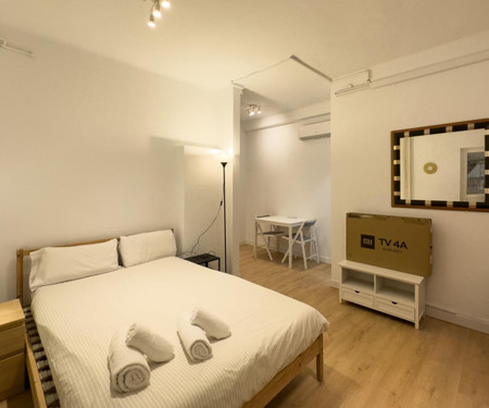 -Studio double bed Barcelona Eixample